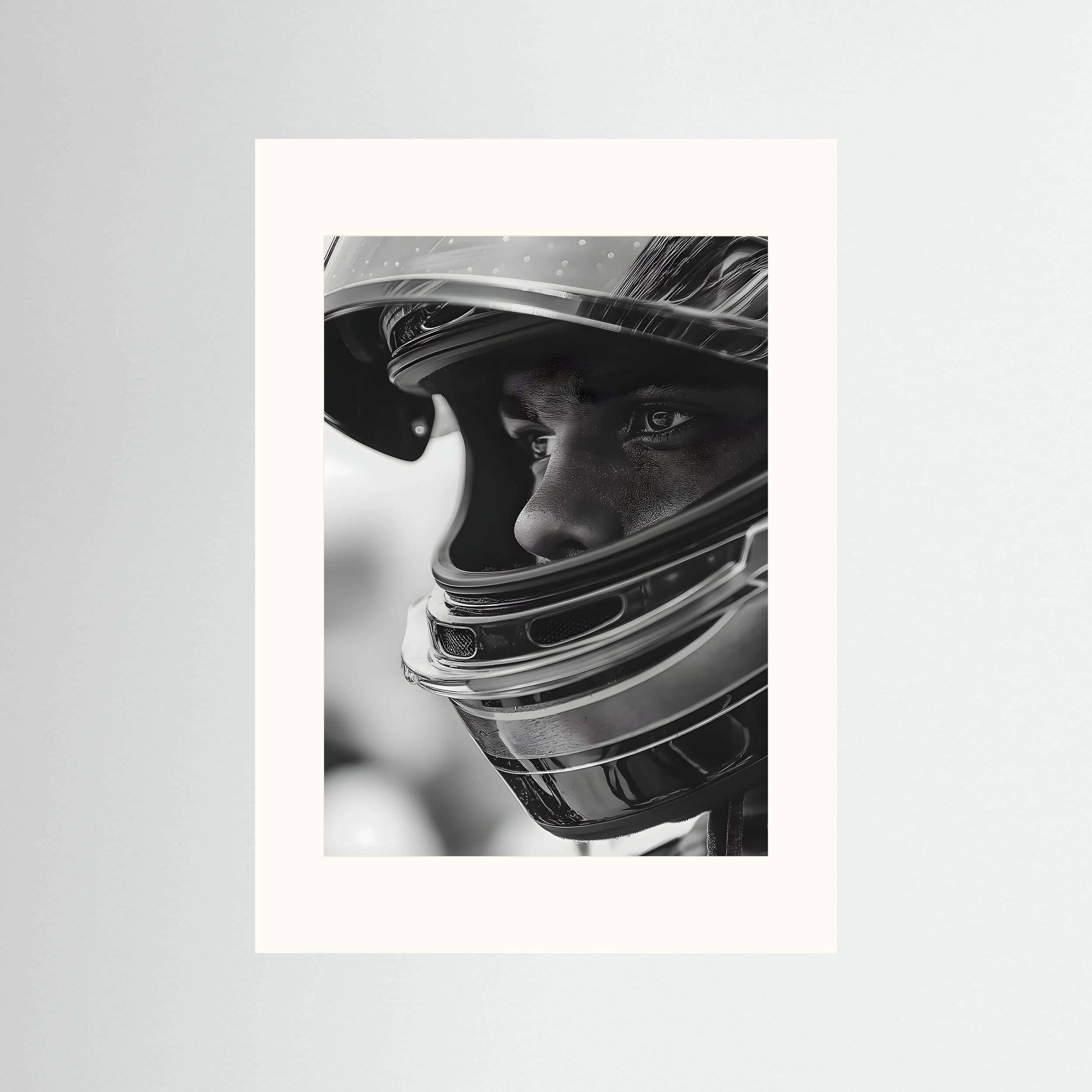 Racing Helmet Portrait Wall Print – Modern Black & White Motorsport Artwork